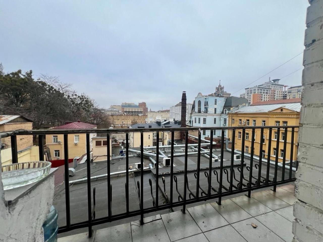 Apartments Near Arena City Kiev Eksteriør billede